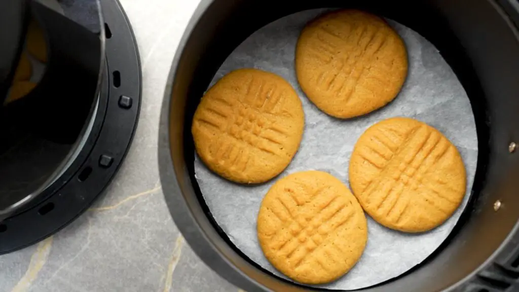 how long to cook peanut butter cookies in air fryer