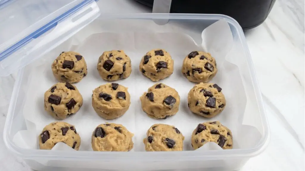 storing raw cookie dough