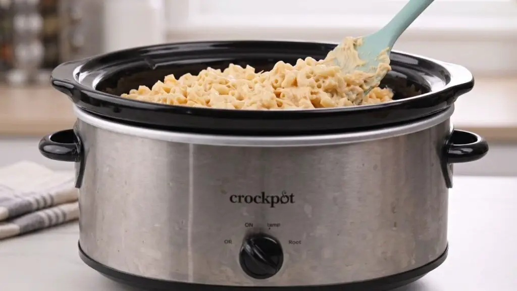 Creamy Crockpot Macaroni and Cheese