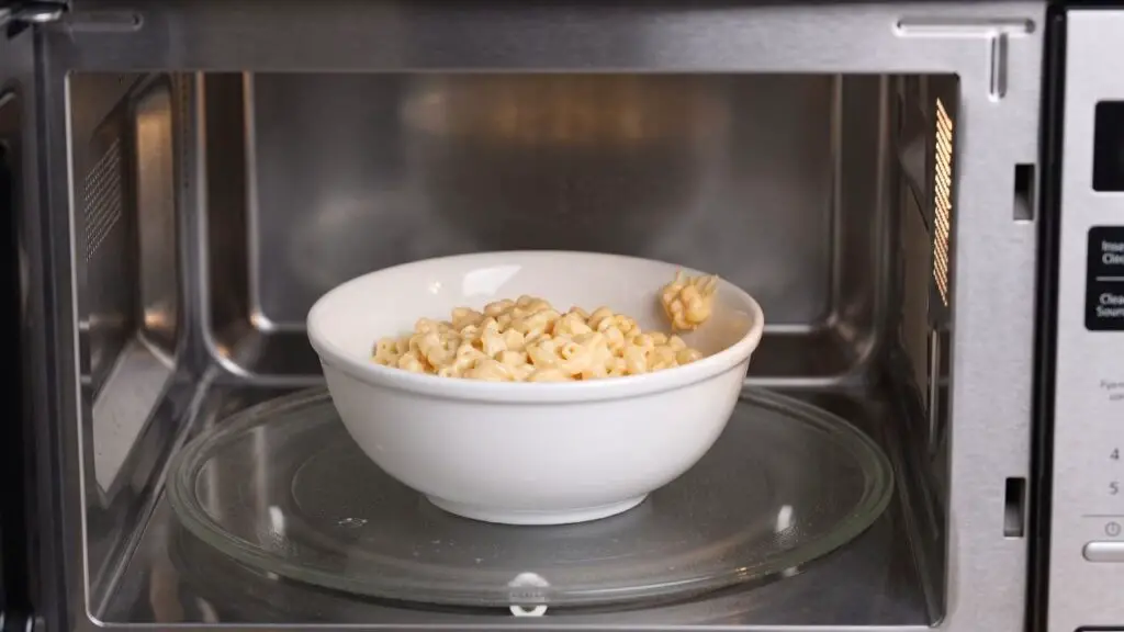 how to reheat mac and cheese