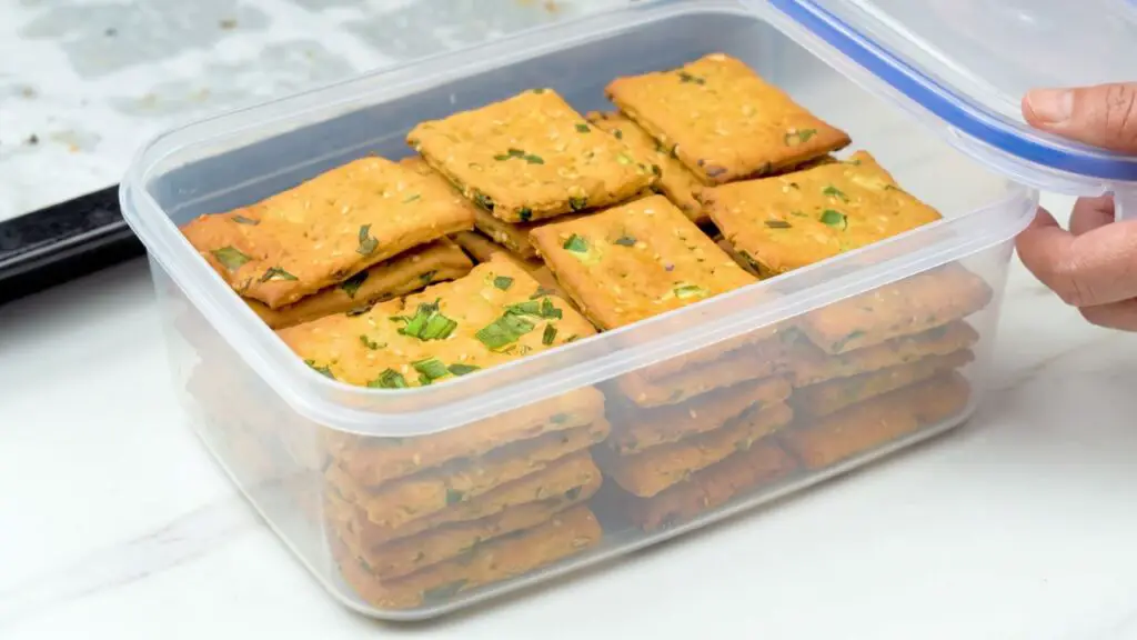storing crackers