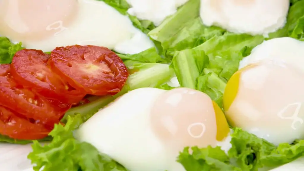 Serve your quick poached eggs straight away while they are still warm. They are great on toast, with avocado, or alongside fresh tomatoes and greens.