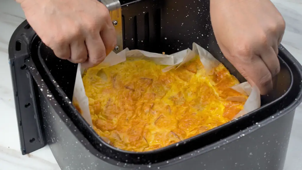 how long to cook omelet in air fryer