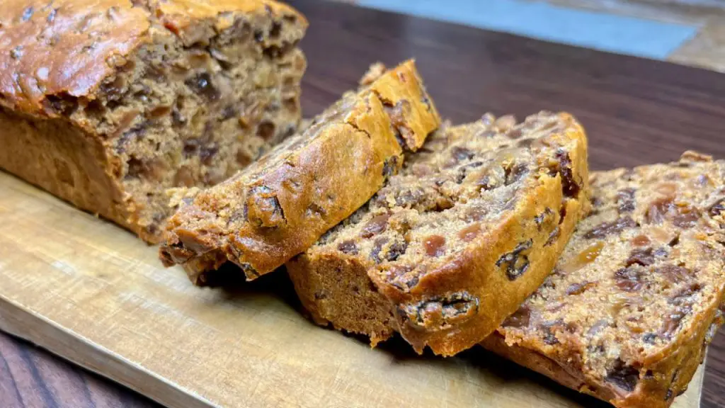 old fashioned fruit and tea loaf